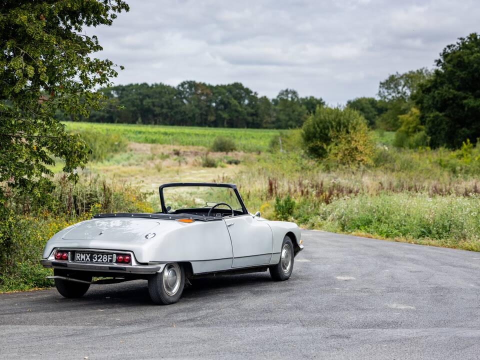 Bild 12/50 von Citroën ID 19 Break (1967)