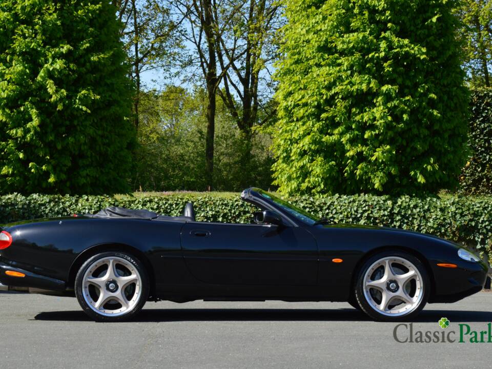 Afbeelding 18/50 van Jaguar XKR (2000)