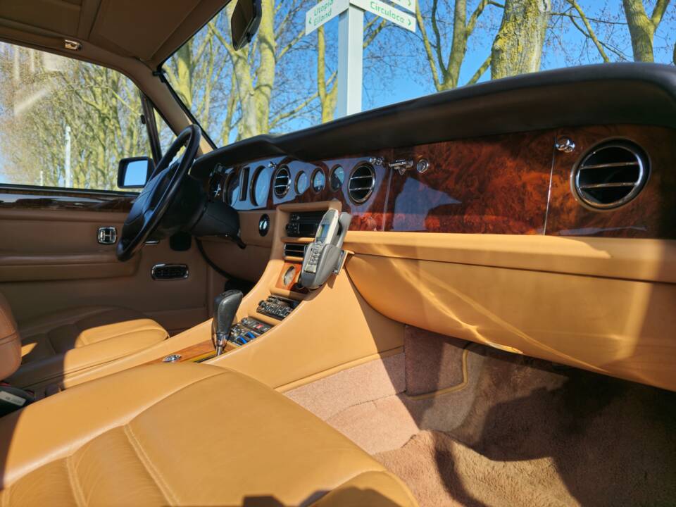 Image 27/33 of Bentley Turbo R lang (1992)