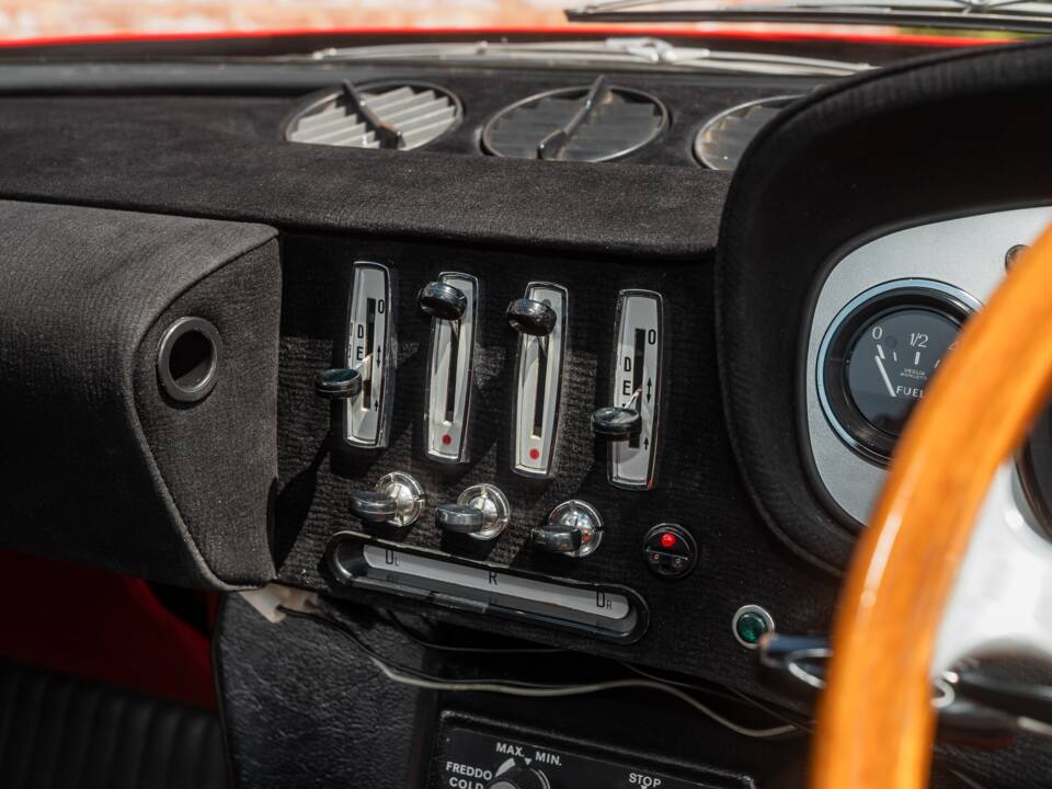 Bild 55/79 von Ferrari 365 GTB/4 Daytona (1969)