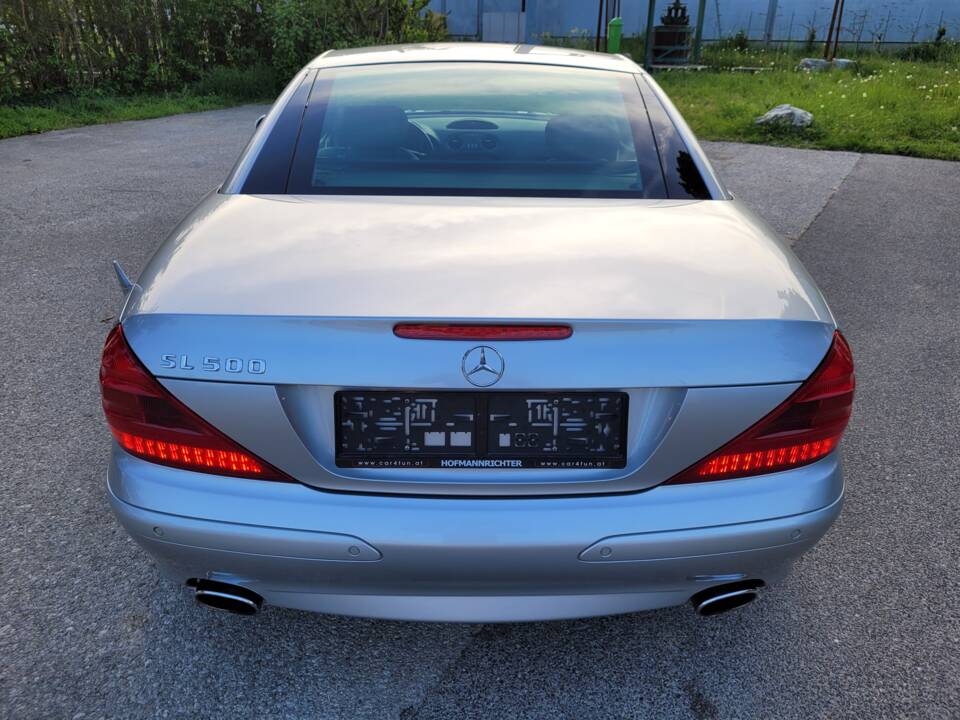 Bild 24/97 von Mercedes-Benz SL 500 (2004)