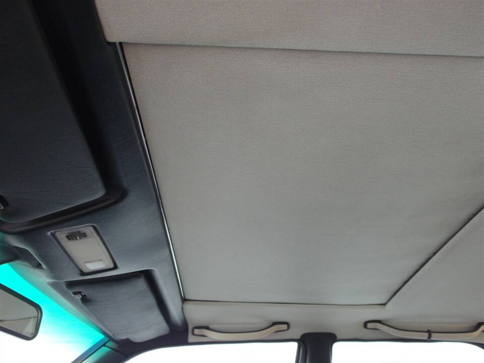 Immagine 51/98 di Mercedes-Benz 190 E 2.3-16 (1985)