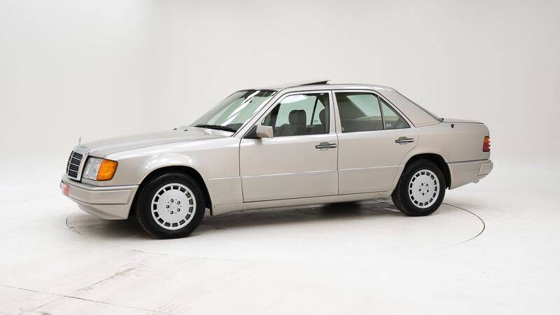 Bild 1/15 von Mercedes-Benz 300 E (1992)
