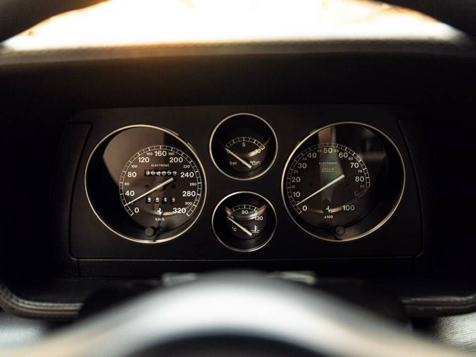Immagine 20/33 di Ferrari F 355 Berlinetta (1995)