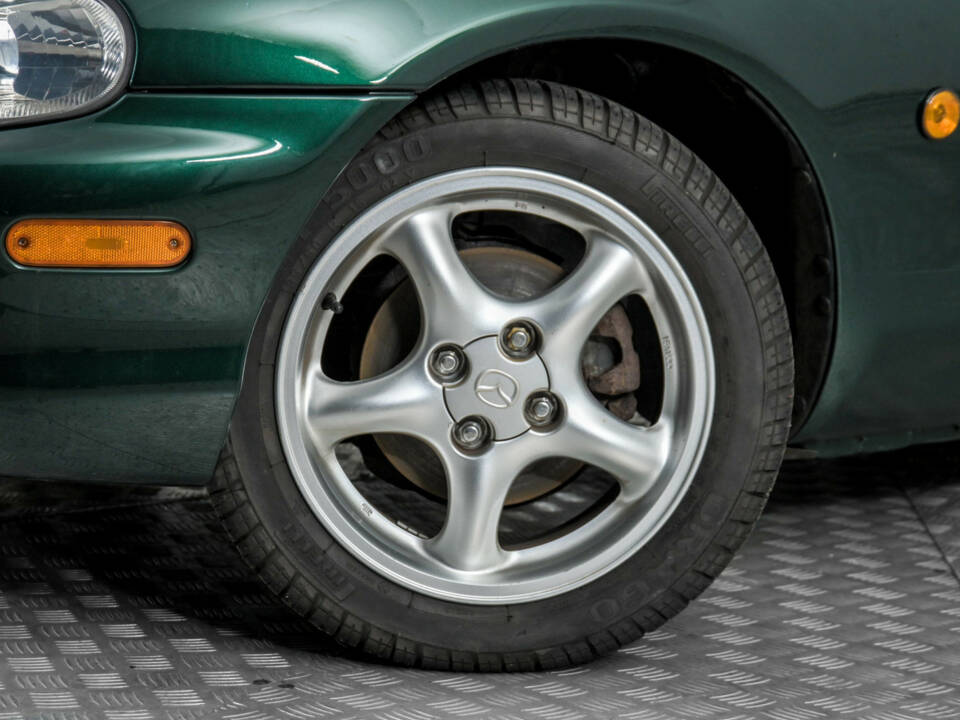 Immagine 4/50 di Mazda MX-5 1.8 (2000)