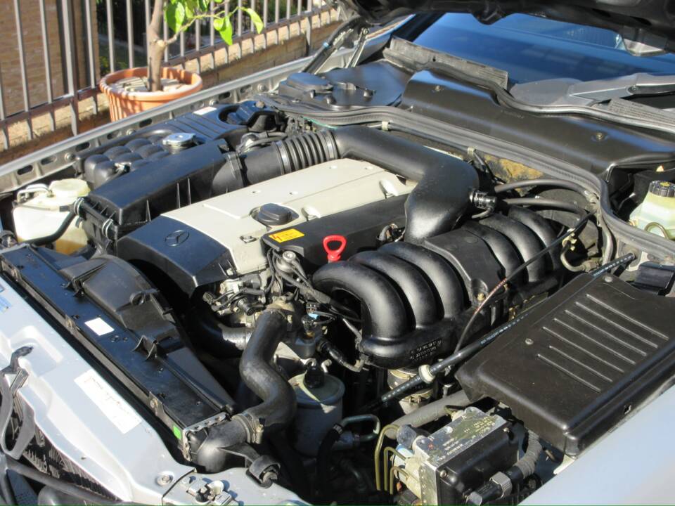 Image 15/39 of Mercedes-Benz SL 320 (1994)