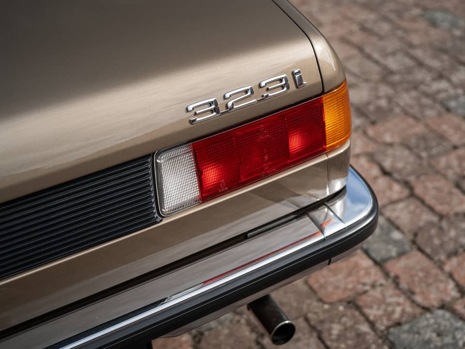 Image 15/76 of BMW 323i (1982)
