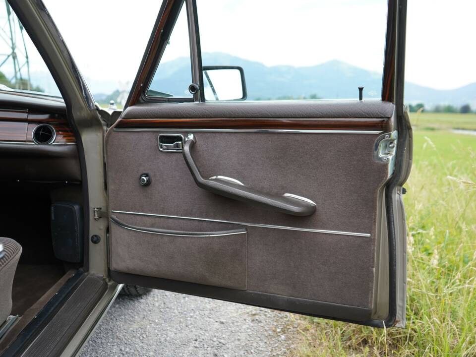 Afbeelding 44/89 van Mercedes-Benz 300 SEL 6.3 (1972)