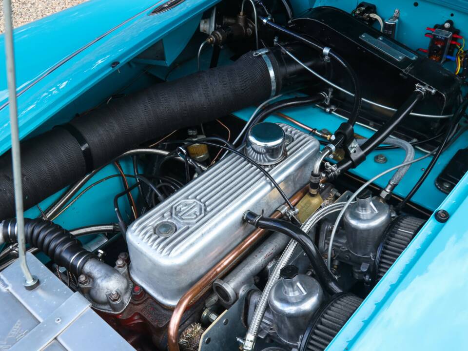 Image 4/50 of MG MGA 1600 (1958)