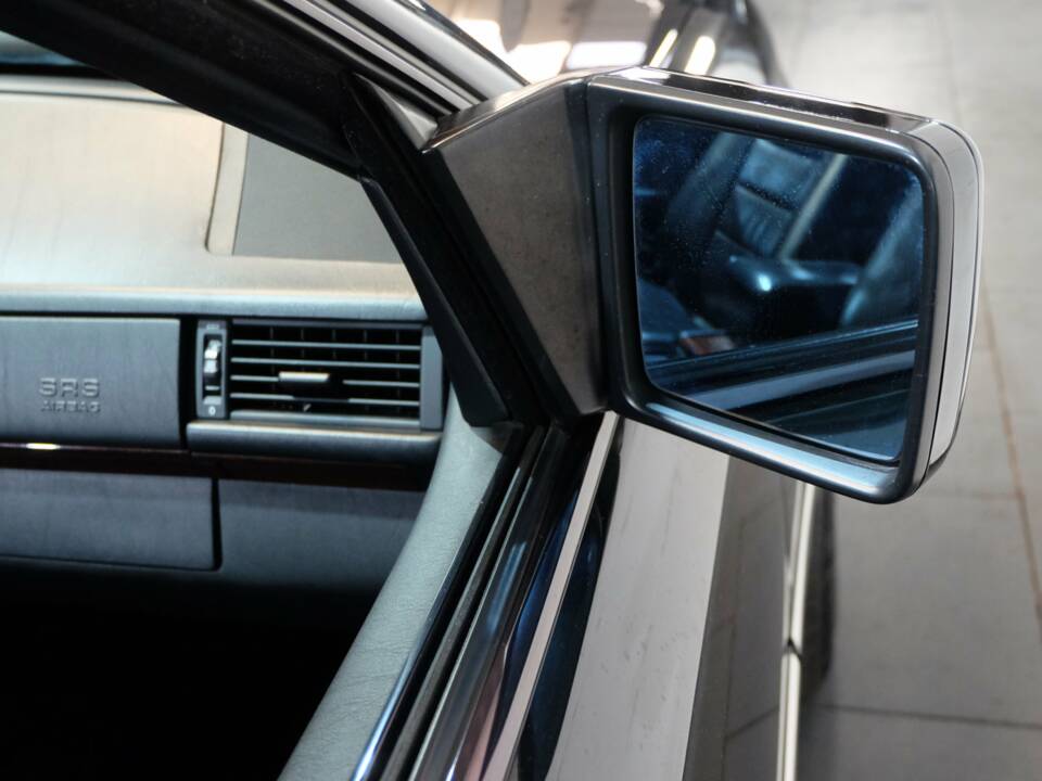 Image 21/30 de Mercedes-Benz E 220 (1995)