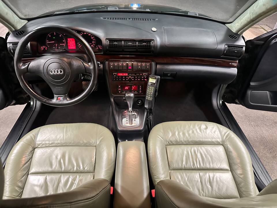 Immagine 14/26 di Audi A4 2.5 TDI (1999)