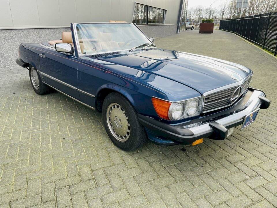 Image 9/36 of Mercedes-Benz 560 SL (1986)