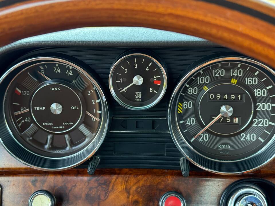 Image 22/39 of Mercedes-Benz 300 SEL 6.3 (1970)