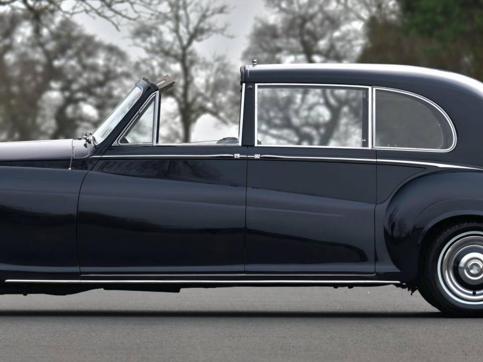 Image 4/50 of Rolls-Royce Phantom V (1961)