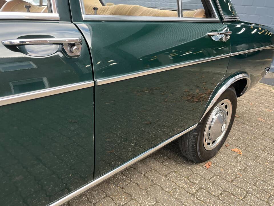 Image 24/88 of Audi 100 LS (1970)