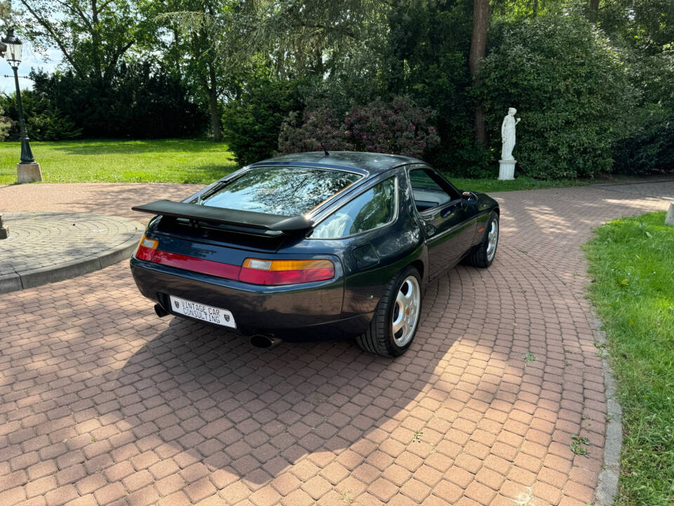 Afbeelding 23/77 van Porsche 928 GT (1990)