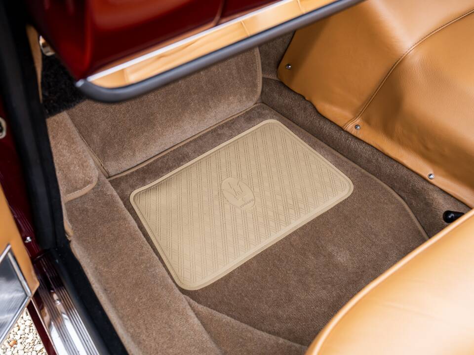 Image 26/51 of Maserati 3500 GTI Spyder Vignale (1963)