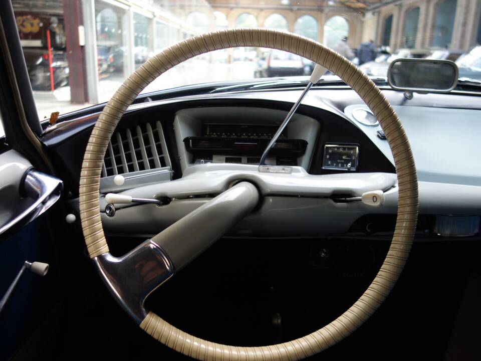 Image 20/30 of Citroën DS 19 (1959)
