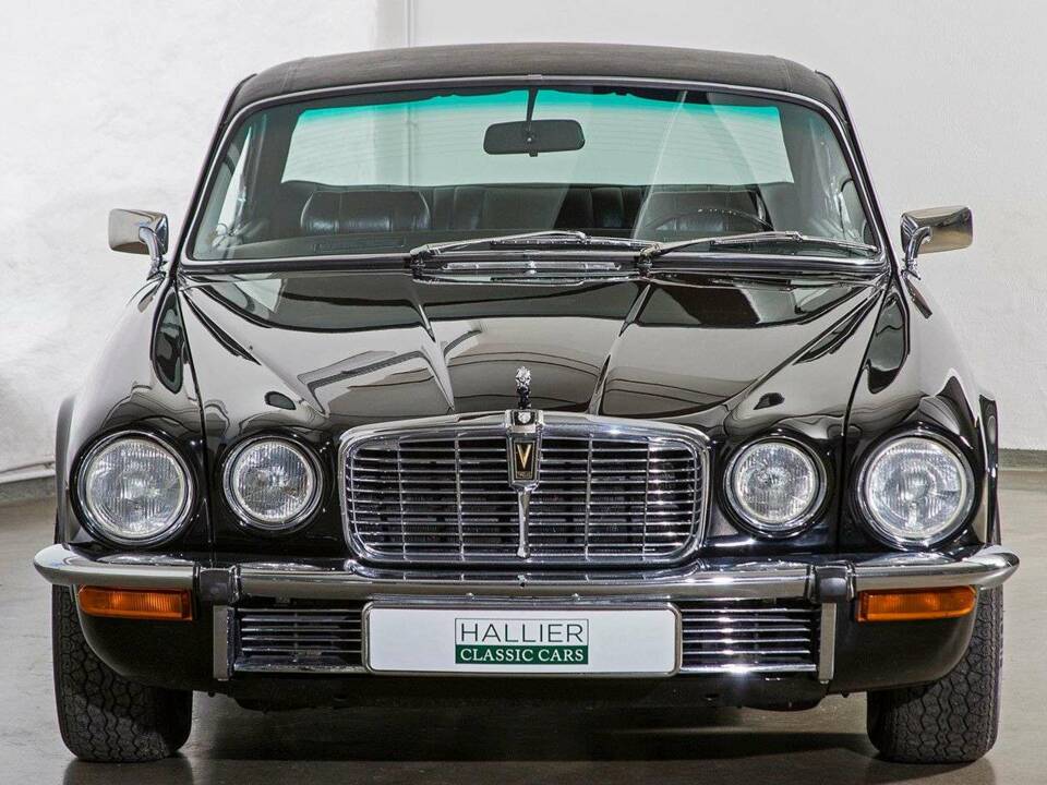 Image 4/31 of Jaguar XJ 5.3 C (1978)