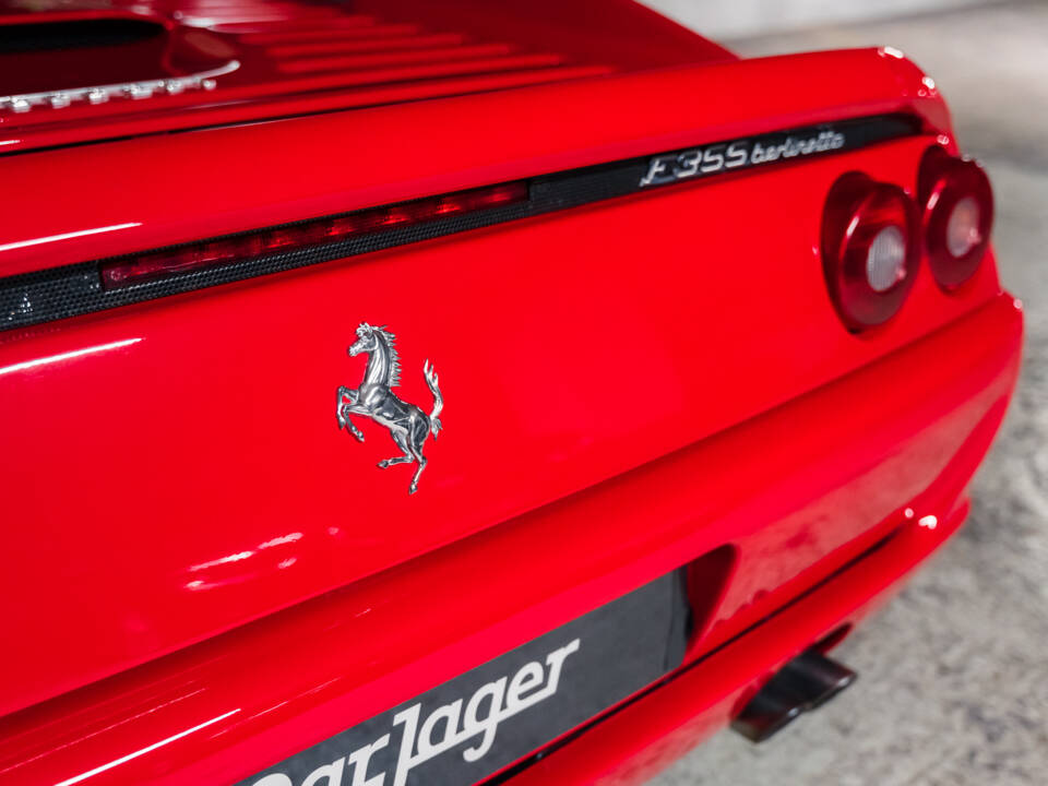 Afbeelding 20/46 van Ferrari F 355 Berlinetta (1997)