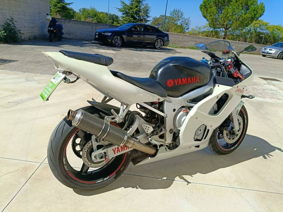 Image 36/47 of Yamaha DUMMY (2000)