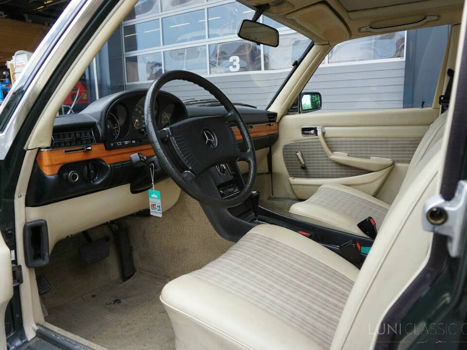 Bild 36/71 von Mercedes-Benz 280 S (1973)