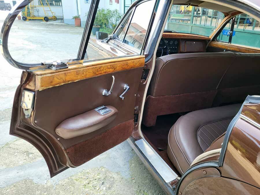 Image 20/42 of Jaguar Mk II 2.4 (1964)