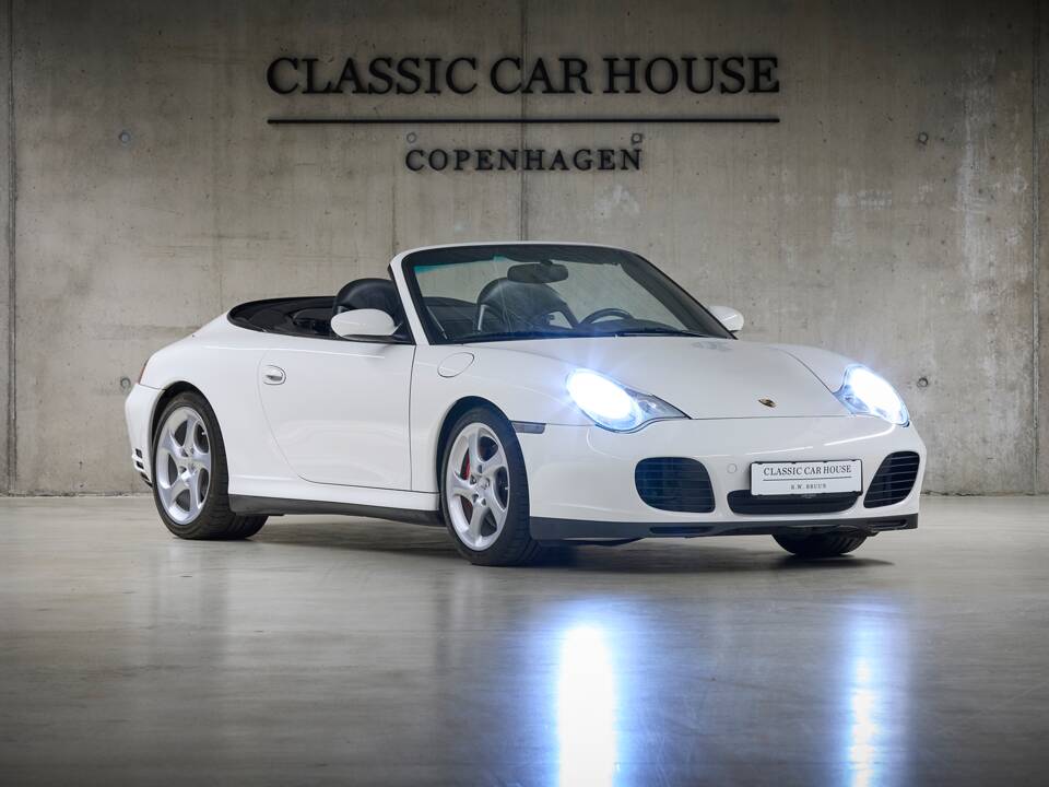 Imagen 30/98 de Porsche 911 Carrera 4S (2004)