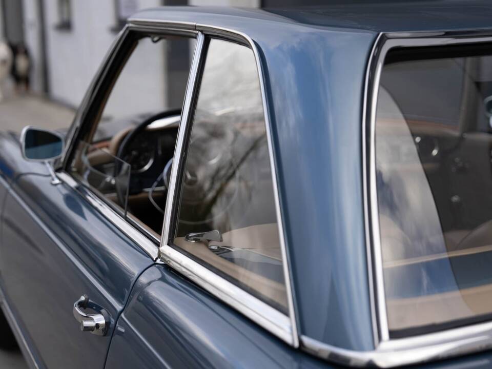 Immagine 20/93 di Mercedes-Benz 230 SL (1965)
