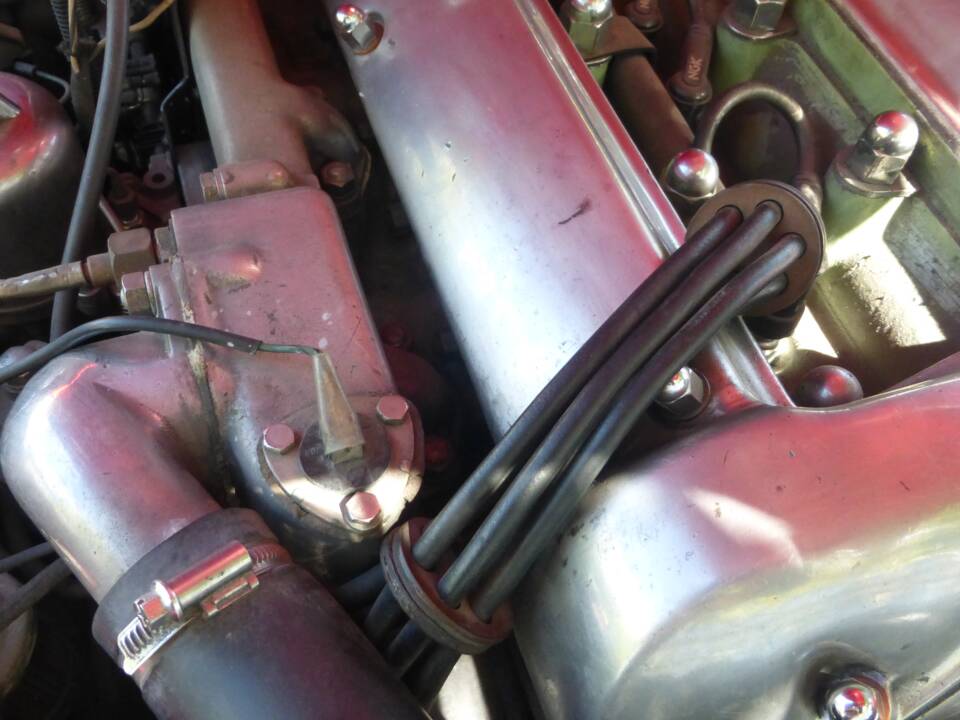 Image 125/174 of Jaguar XK 150 3.4 S OTS (1958)