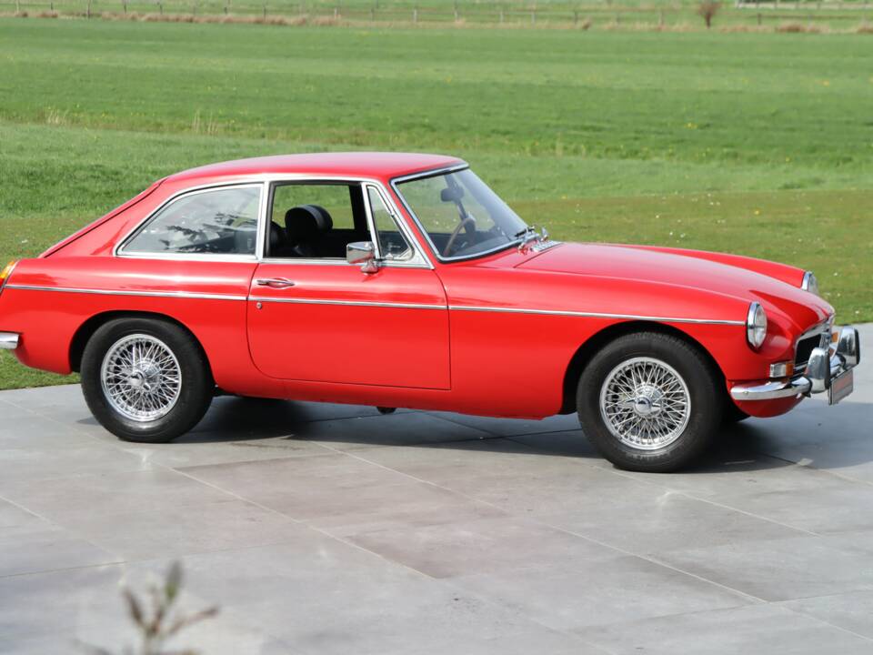 Image 41/50 of MG MGB GT (1974)
