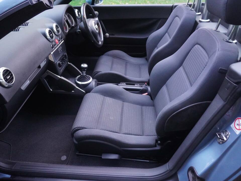 Bild 12/17 von Audi TT 1.8 T (2004)