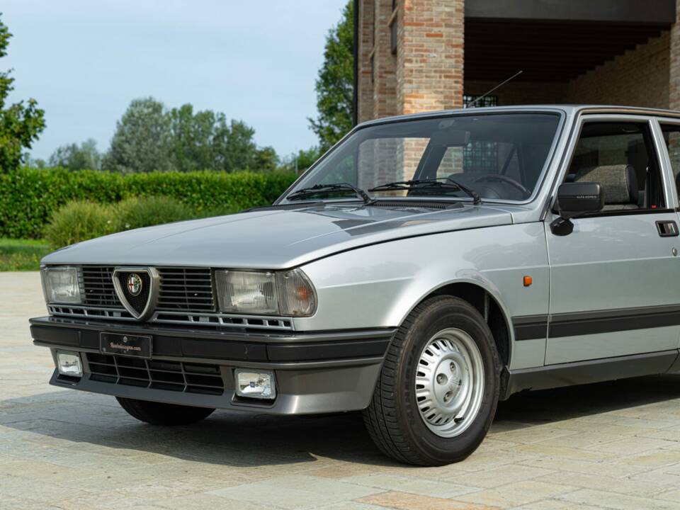 Imagen 21/50 de Alfa Romeo Giulietta 1.8 (1985)