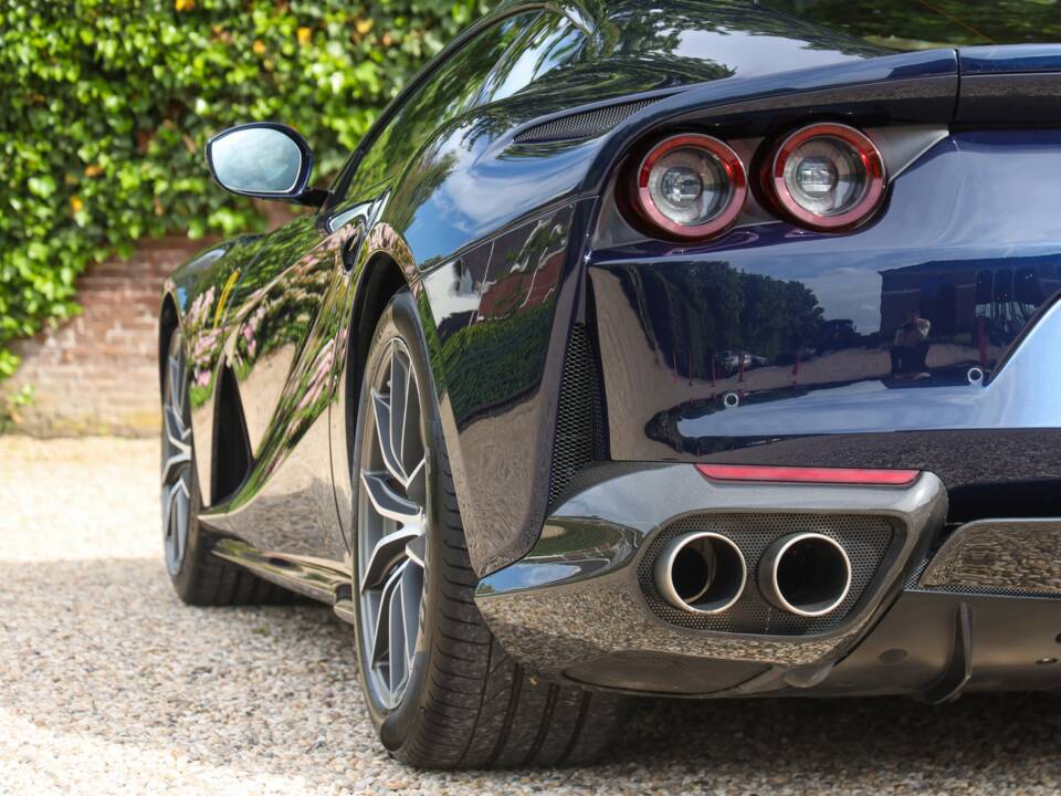 Image 48/50 of Ferrari 812 Superfast (2020)