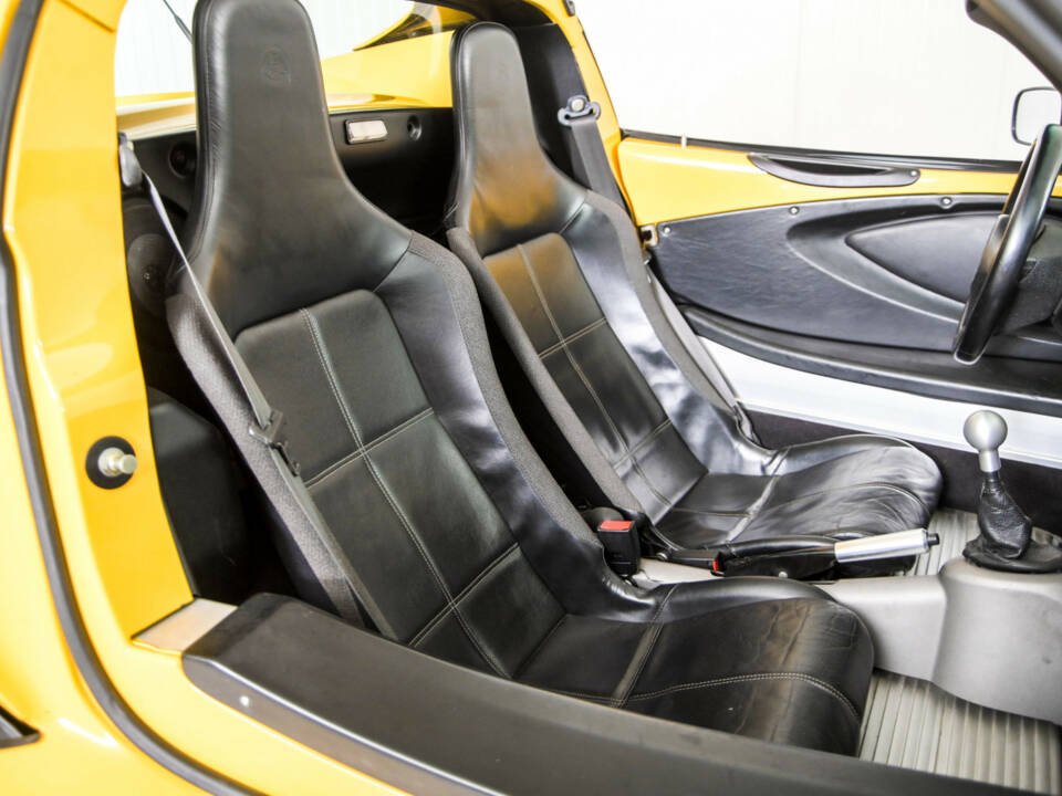 Image 21/50 of Lotus Elise (2003)