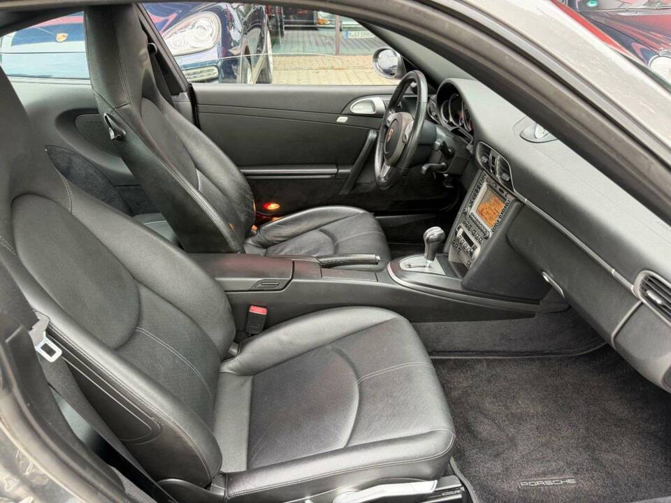 Bild 19/27 von Porsche 911 Carrera 4S (2007)