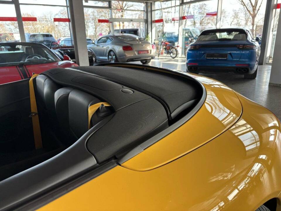 Bild 23/30 von Porsche 911 Carrera 4S (2005)