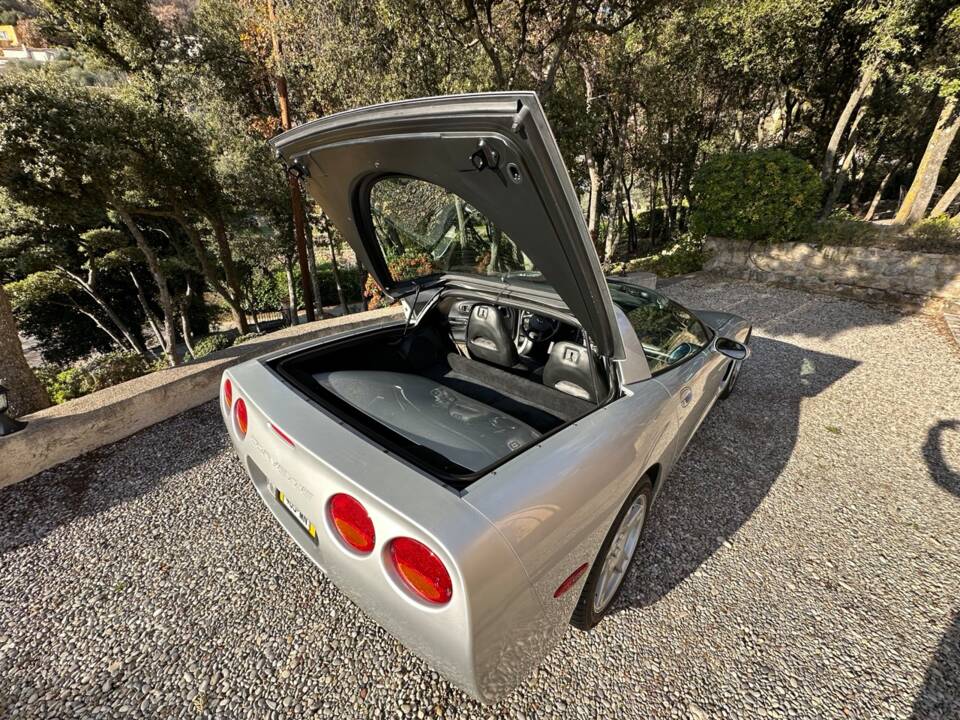 Image 18/191 of Chevrolet Corvette (1999)