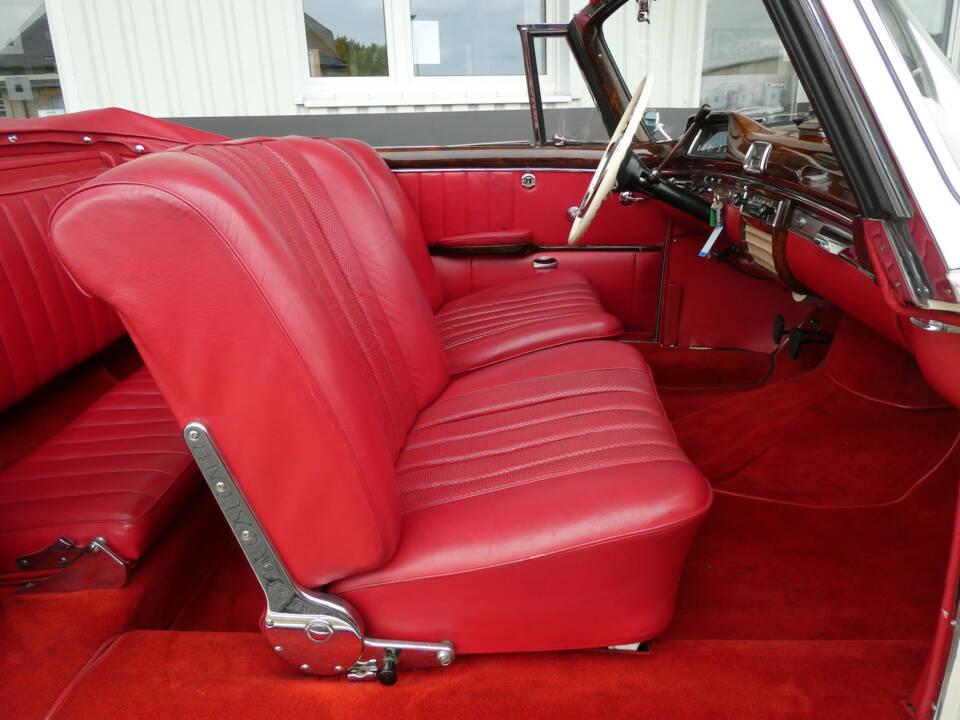 Immagine 13/29 di Mercedes-Benz 220 SE Cabriolet (1960)