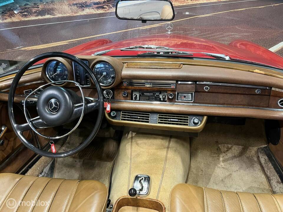 Image 13/40 of Mercedes-Benz 280 SE (1969)