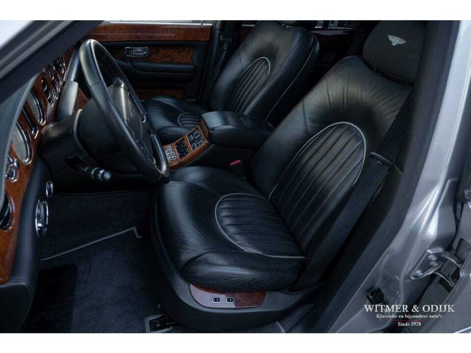 Immagine 5/26 di Bentley Arnage Red Label (2001)