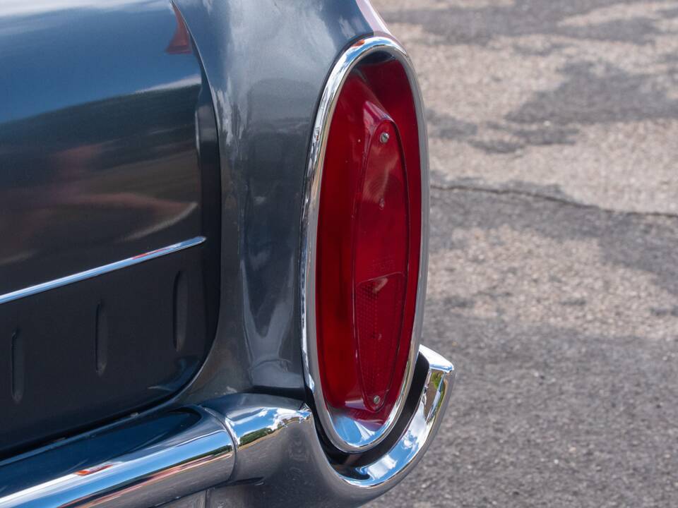 Image 9/50 of Vauxhall Cresta (1958)