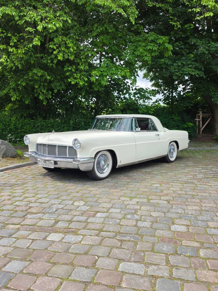 Image 75/75 of Lincoln Continental Mark II (1956)