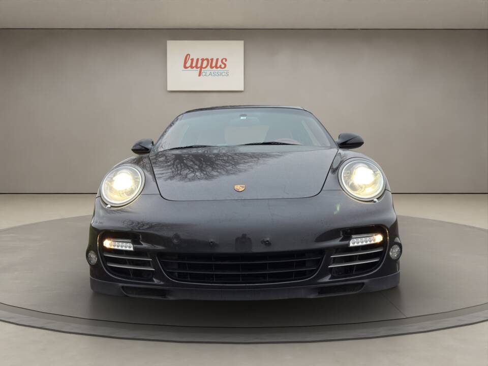 Image 28/44 of Porsche 911 Turbo (2010)