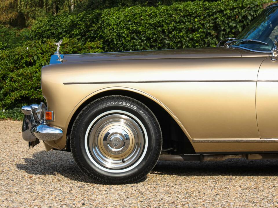 Image 21/50 of Rolls-Royce Silver Cloud III "Chinese Eyes" (1965)