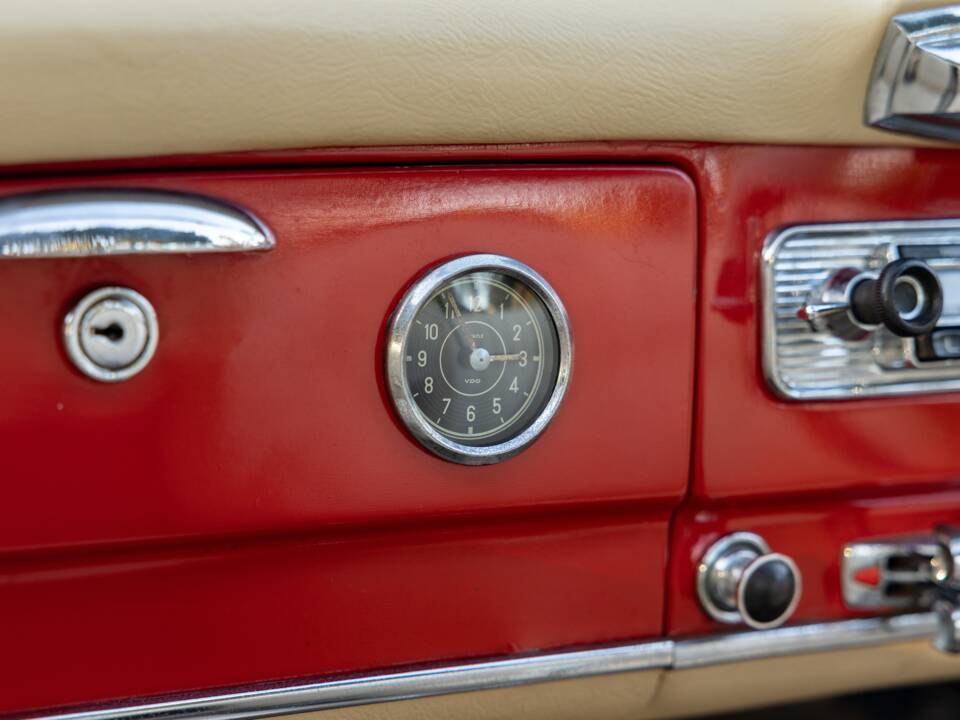 Image 34/43 of Mercedes-Benz 190 SL (1959)