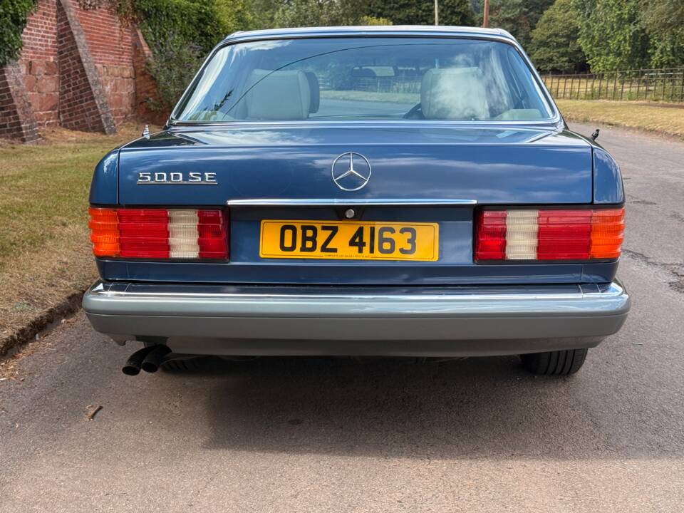 Imagen 4/30 de Mercedes-Benz 500 SE (1988)