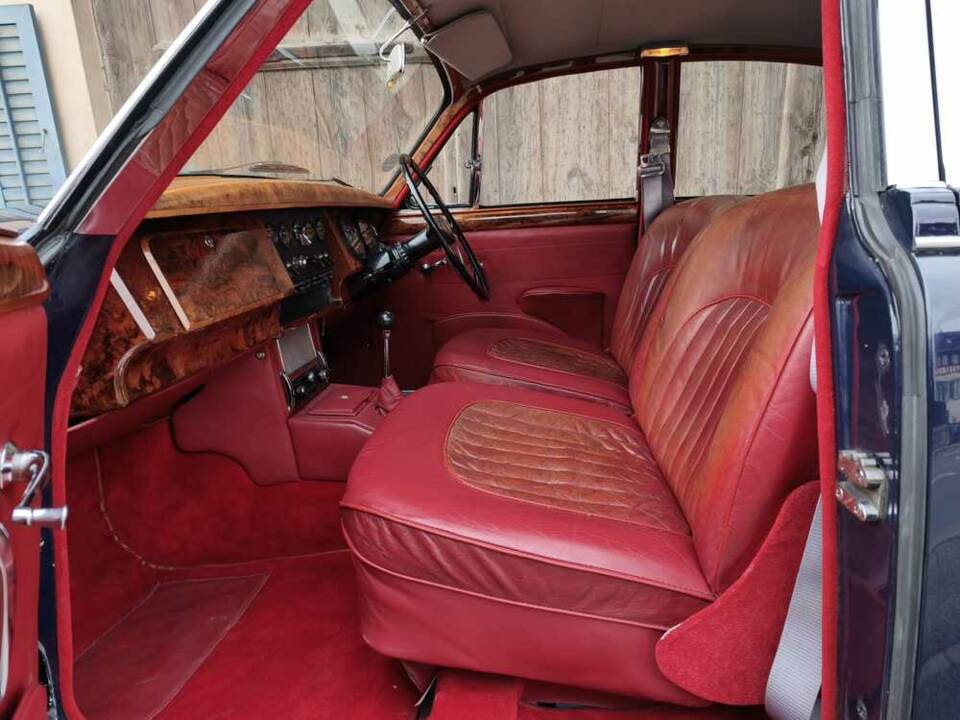 Image 6/21 of Jaguar Mk II 3.4 (1966)