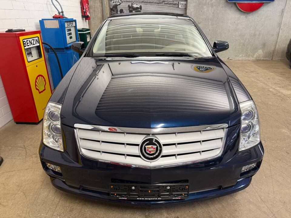 Image 4/17 of Cadillac STS 4.6 (2008)