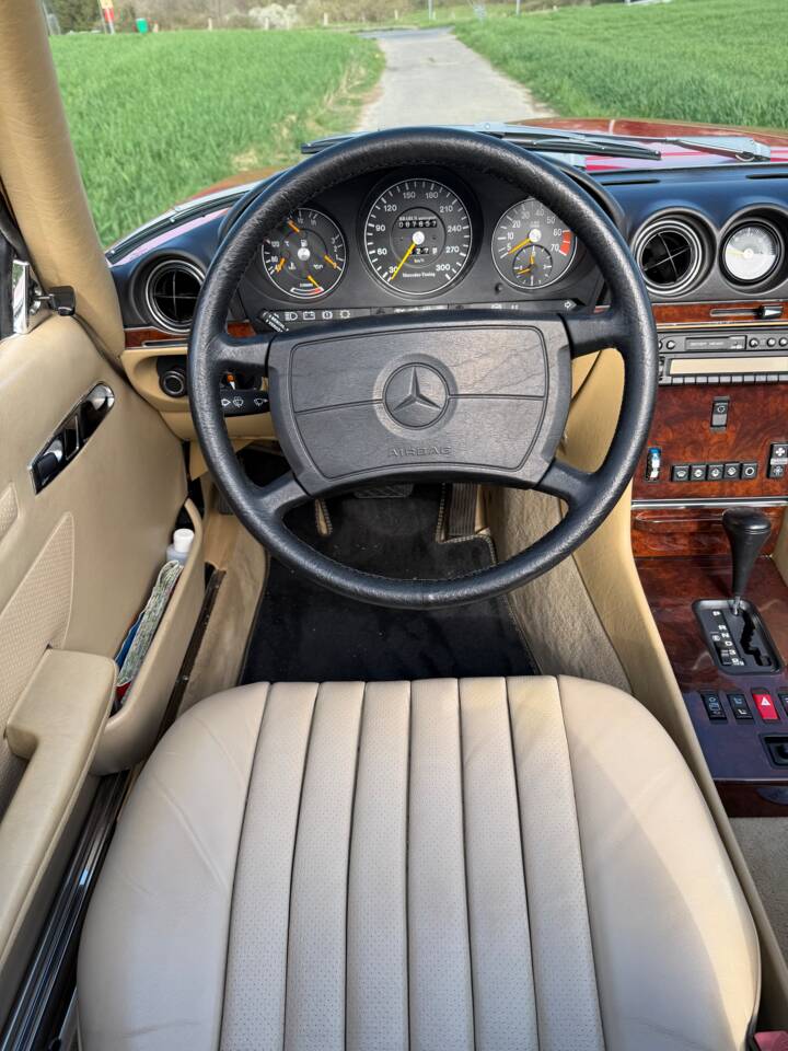 Afbeelding 10/33 van Mercedes-Benz 500 SL (1988)